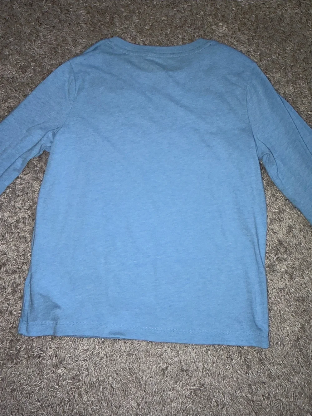 Light Blue Crewneck Long-Sleeve Top. Size 6/7